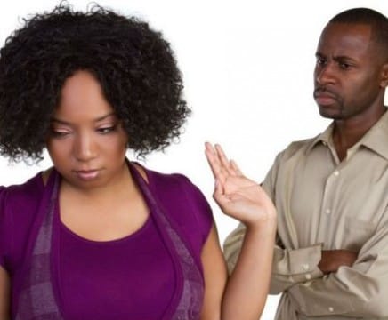 Une nouvelle loi punissant l’adultère et la cohabitation des couples non mariés en Indonésie