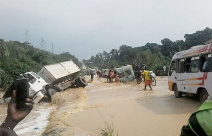 L’axe routier Téhni-Ferké coupé par les eaux de pluies
