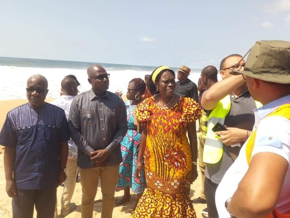 Simone Gbagbo aux côtes des sinistrés des inondations de Bassam