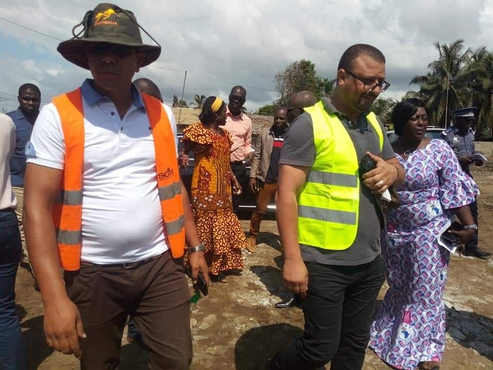 Simone Gbagbo aux côtes des sinistrés des inondations de Bassam