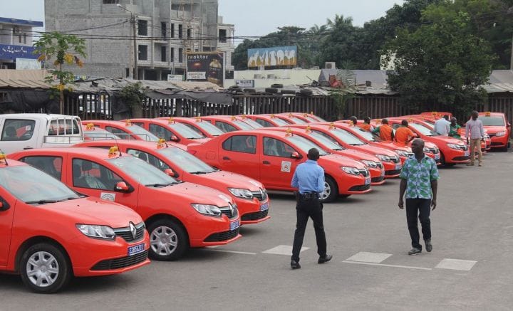 Côte d’Ivoire: les conducteurs de taxis compteurs suspendent leur mot d’ordre de grève