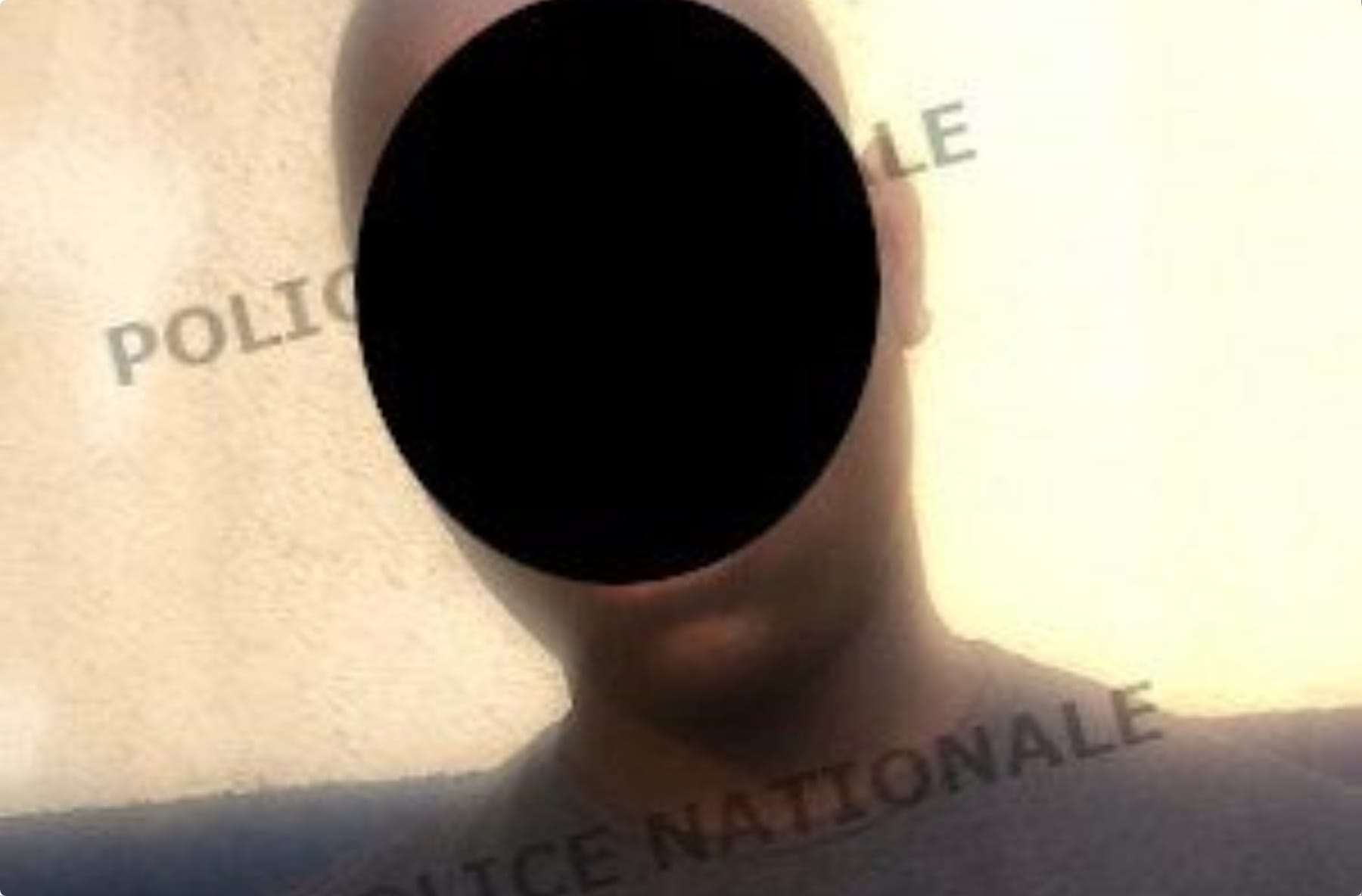 Cocody : un élève de 2nde arrêté en train de fumer un joint de cannabis