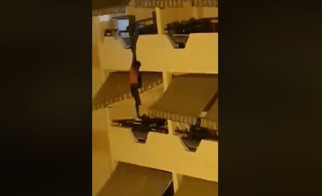 Yopougon Mamie Adjoua : une femme tombe du 2e étage d’un immeuble fuyant la violence de son mari, VIDÉO