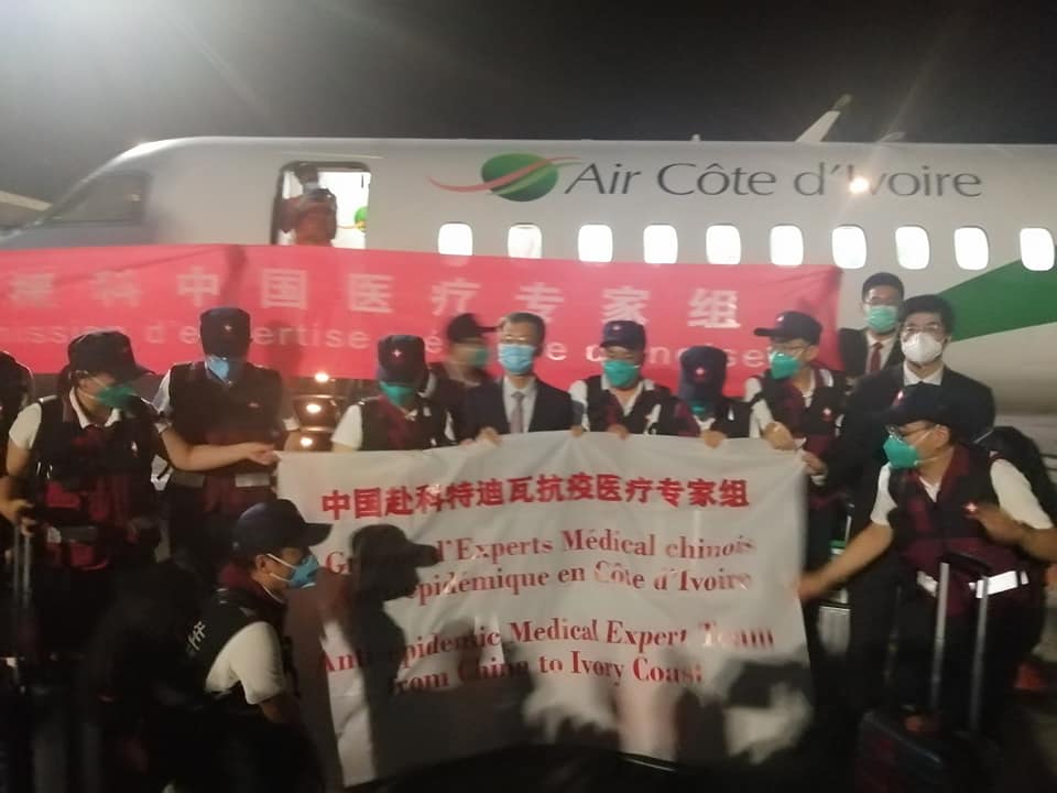 12 médecins chinois à Abidjan pour lutter contre le coronavirus en Côte d’Ivoire