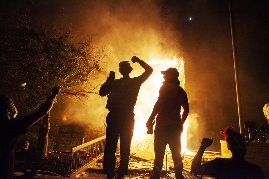 Etats-Unis/mort de George Floyd : de violentes manifestations se poursuivent à travers le pays (SYNTHESE) – Actualités 30/05/2020