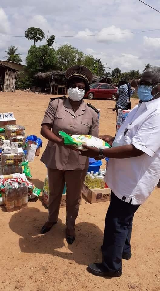 Covid-19: Un cadre offre des vivres et des non-vivres aux populations de Boussoukro – Actualité ivoirienne 24/05/2020