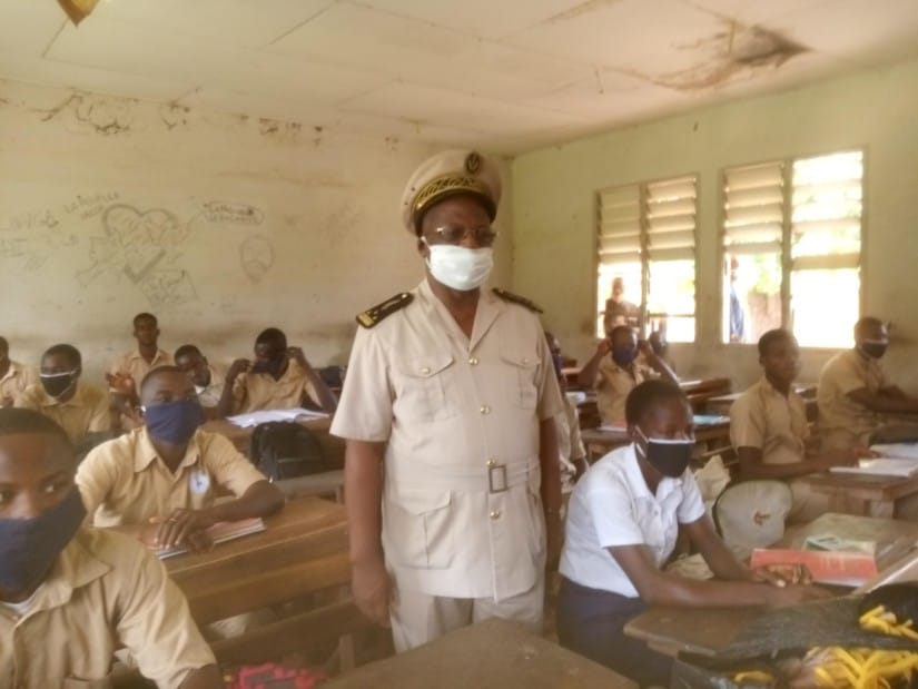 COVID-19 : Le préfet distribue des cache-nez dans les établissements scolaires de Béoumi – Actualité ivoirienne 29/05/2020