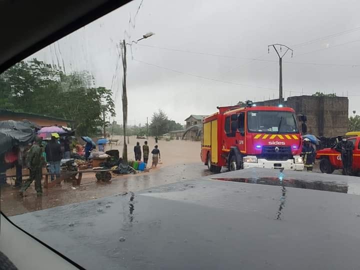 Pluies diluviennes à Azaguié : la voie Adzopé – Abidjan coupée