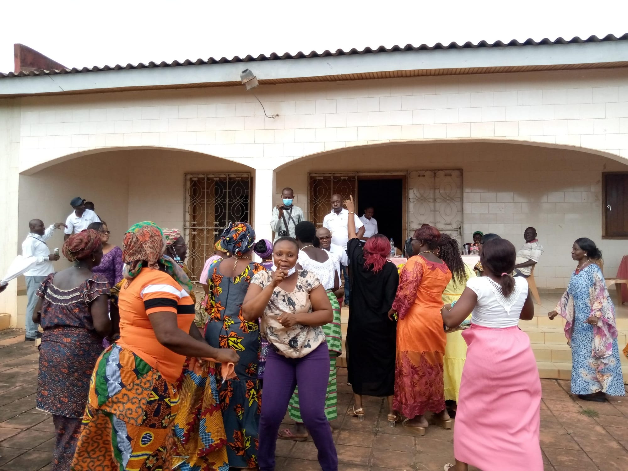 La fondation Kouacou Djah cadeaute des mères à Agnibilekrou – Actualité ivoirienne 01/06/2020