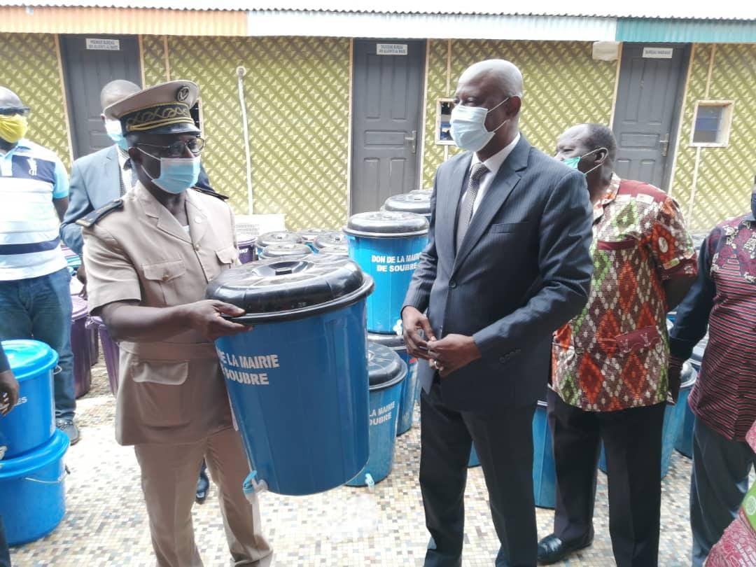 Covid 19: le maire de Soubré équipe des écoles et lieux de culte – Actualité ivoirienne 12/06/2020