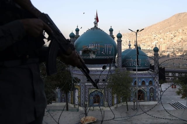 Kaboul : attaque contre une mosquée, 4 morts dont l’imam