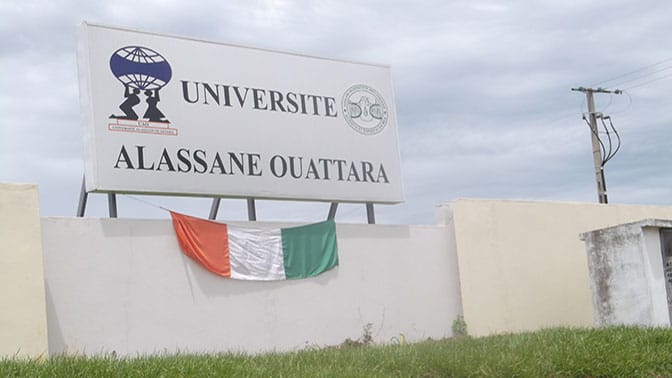 Drame à l’Université Alassane Ouattara de Bouaké : un étudiant tente de se suicider en se tranchant les veines