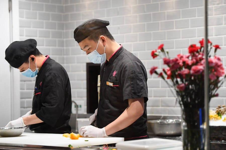 (COVID-19) La Chine mettra en oeuvre des mesures de prévention pour les employés des restaurants et des sociétés alimentaires – Actualités 03/07/2020