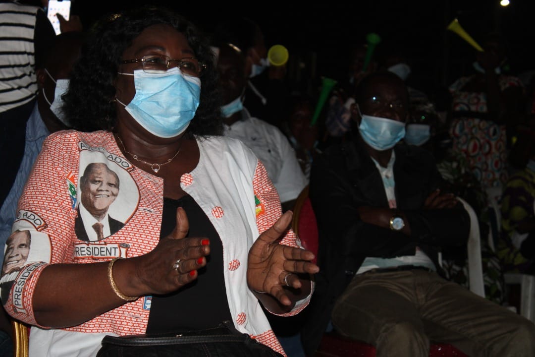Alassane Ouattara candidat : liesse populaire à Abobo, en images