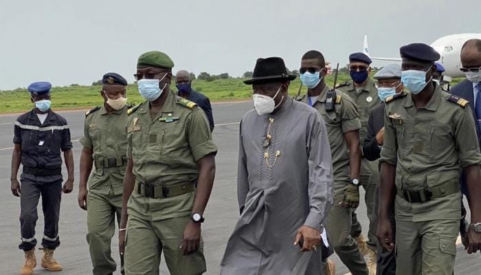 Mali : Goodluck Jonathan obtient le feu vert des militaires pour rencontrer ce 26 mai le président de transition arrêté