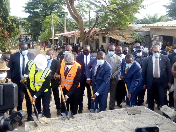 Bingerville : Amédé Kouakou lance les travaux de bitumage des voies structurantes