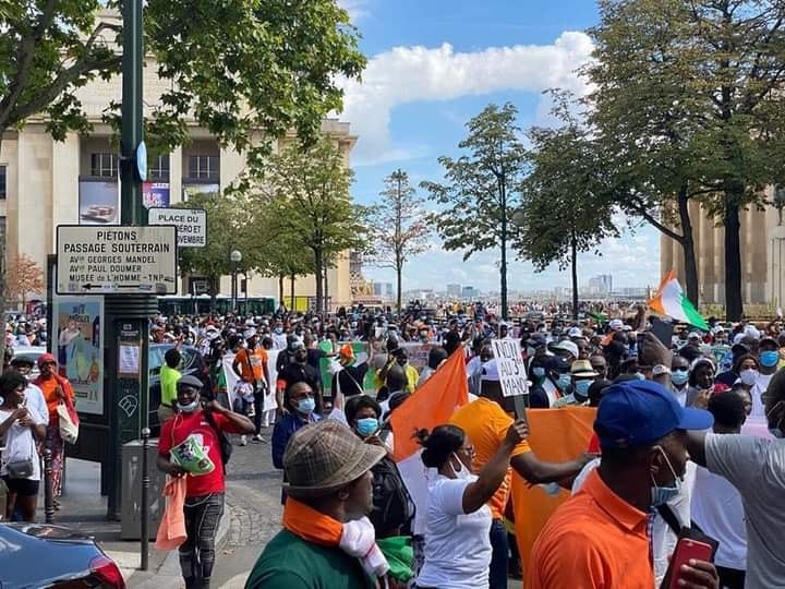 Affaire 3e mandat : en direct de Paris manifestation des Ivoiriens pour dire NON à Ouattara