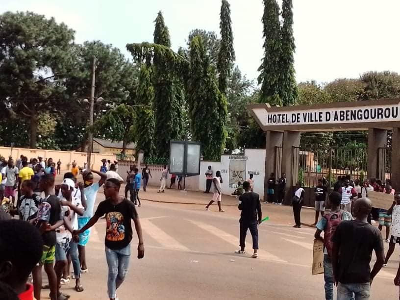 Affrontements jeunes et policiers à Abengourou: le Commissariat du 2è arrondissement saccagé