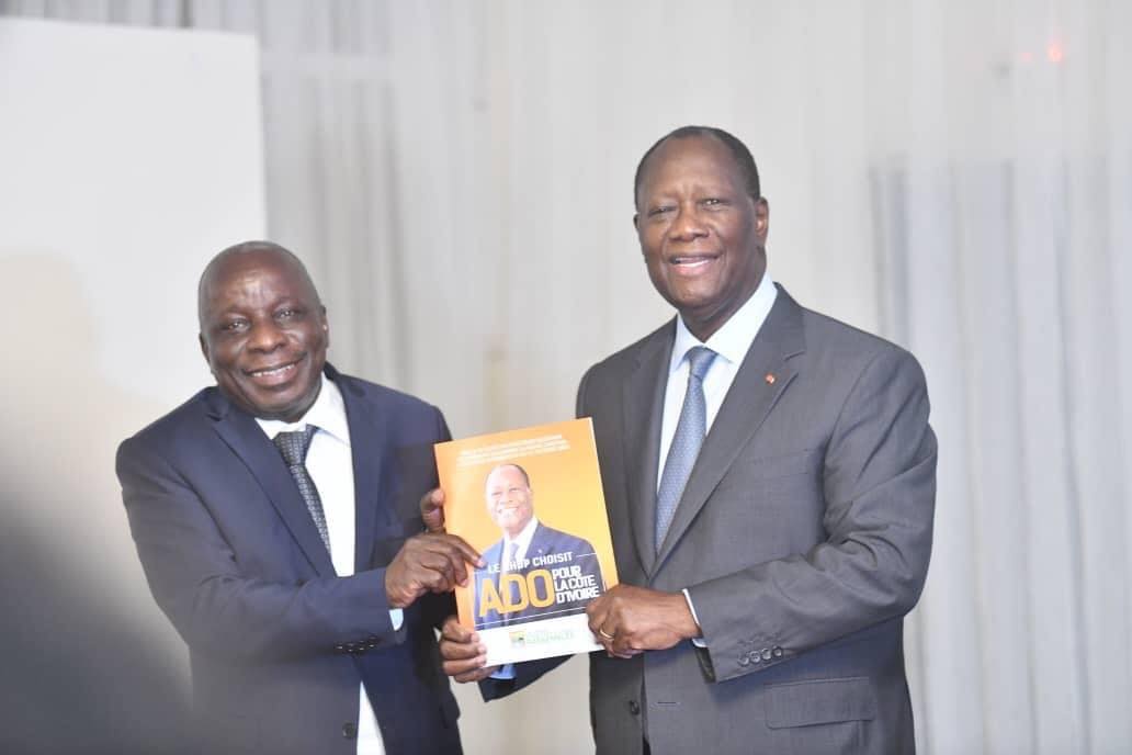 Remise des feuilles pour la Campagne de Ouattara