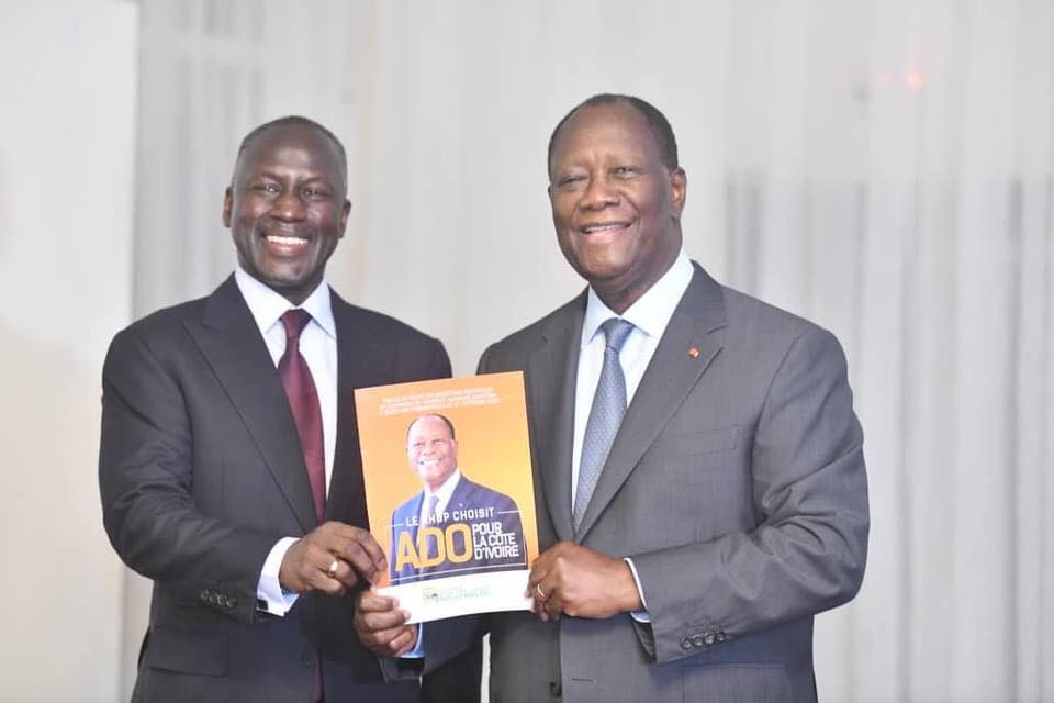 Remise des feuilles pour la Campagne de Ouattara
