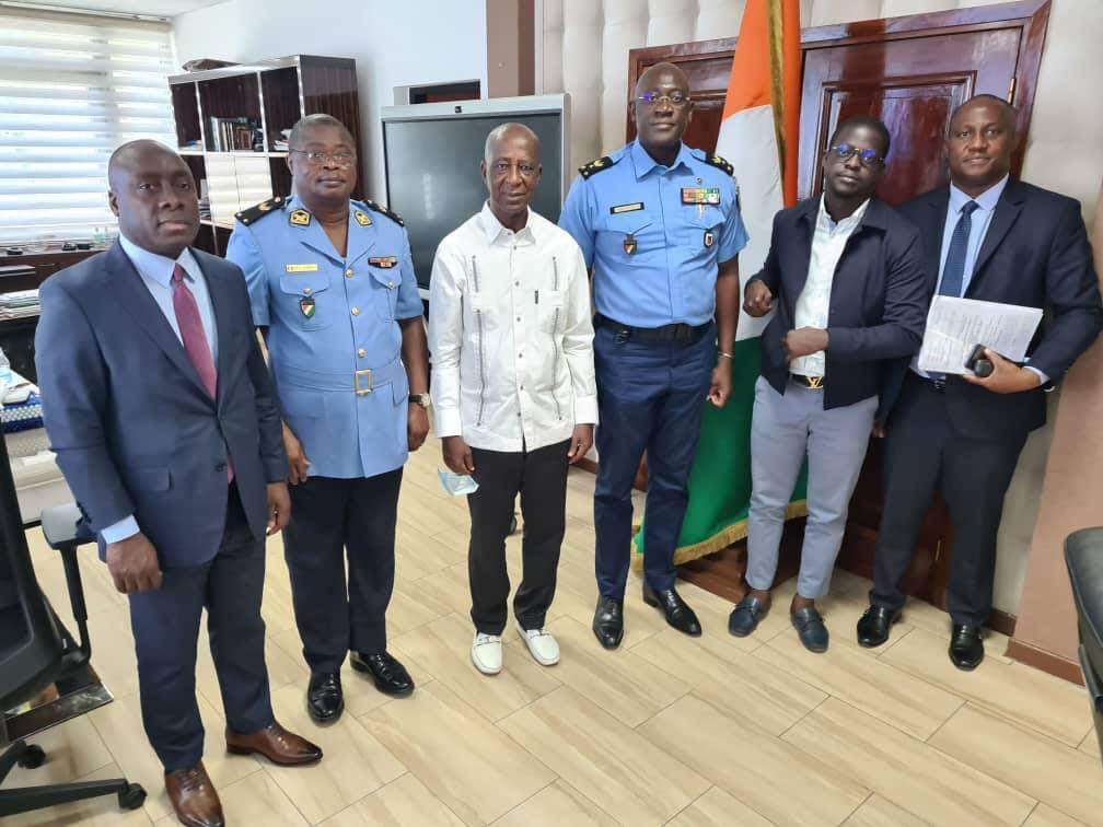 Après l’assassinat de son fils, Laurent Akoun reçu par Kouyaté Youssouf, DG de la police nationale