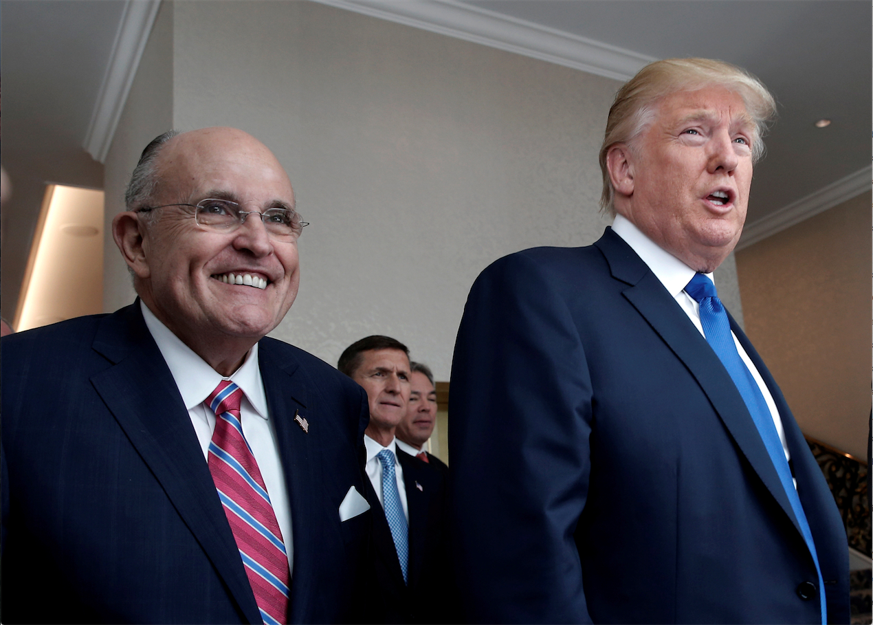 Rudy Giuliani, avocat de Trump positif au COVID-19