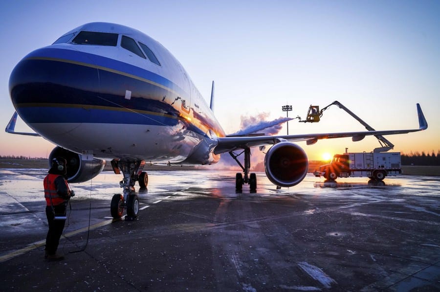 Chine : mécaniciens d’entretien des avions dans le froid – Actualités 10/01/2021