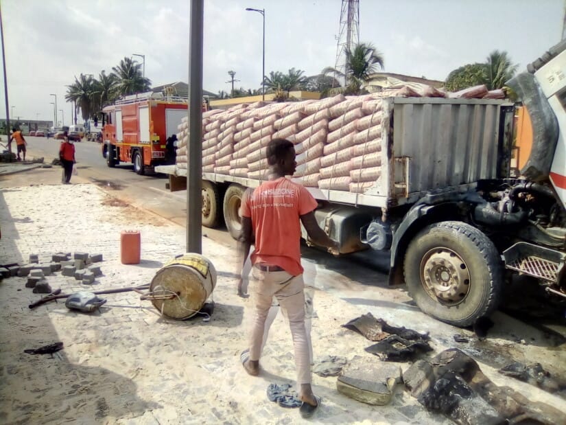 Bingerville : incendie d’un camion transportant du ciment