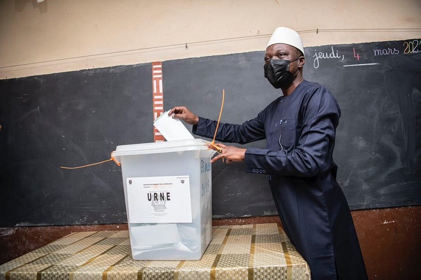 Législatives 2021: Le ministre Amadou Koné a voté au groupe scolaire Walèbo au quartier à Beaufort – Actualité ivoirienne 06/03/2021