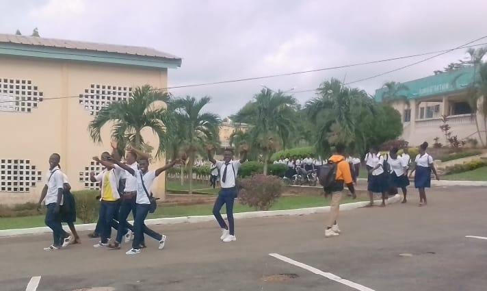 Congés de Pâques anticipés : des élèves interrompent les cours à Bongouanou