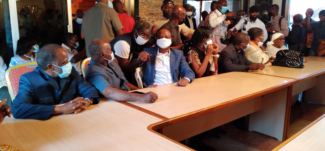 Retour d’exil : Koné Katinan et Pickass accueillis en héros par les Gor en Côte d’Ivoire : en images
