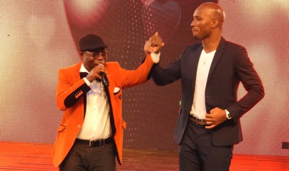 Fête des mères 2021 : Drogba fait le « show » avec les mamans, des images