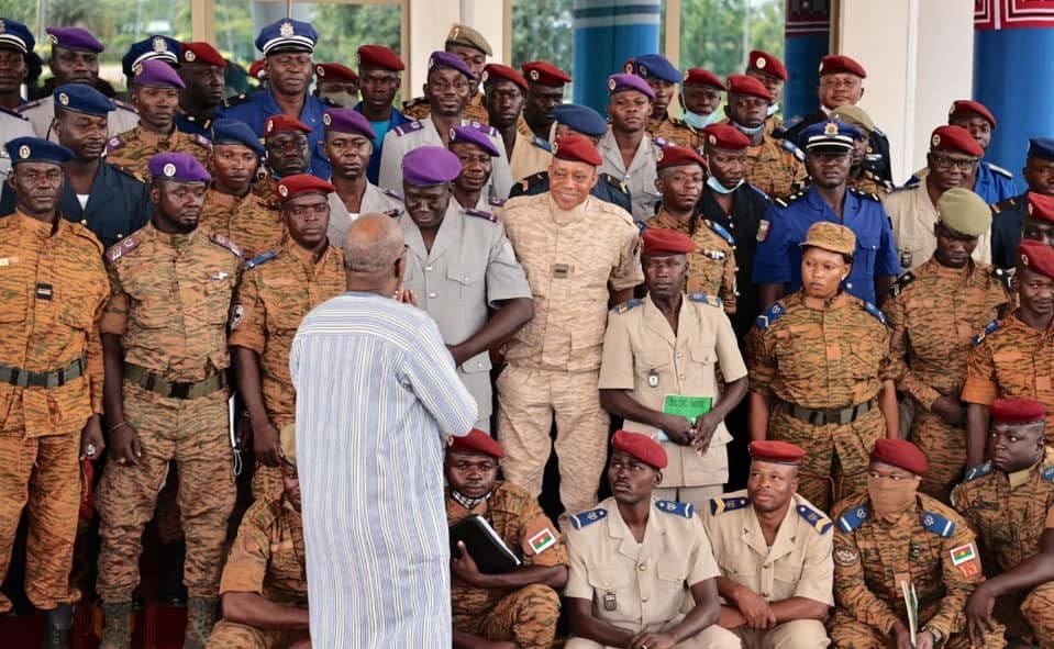 Burkina : réorganisation à la tête de l’armée, Roch Kaboré se sépare de son chef d’état-major général