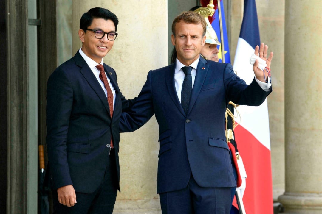 Andry Rajoelina reçu à Paris par Macron pour un début d’apaisement