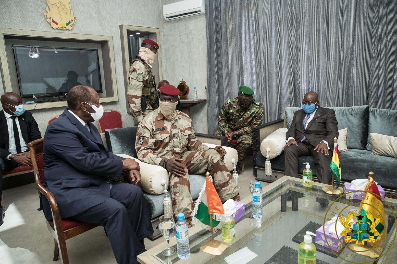 Sort de Condé : Ouattara et Akufo-Addo discutent avec le colonel Mamady en Guinée, des images