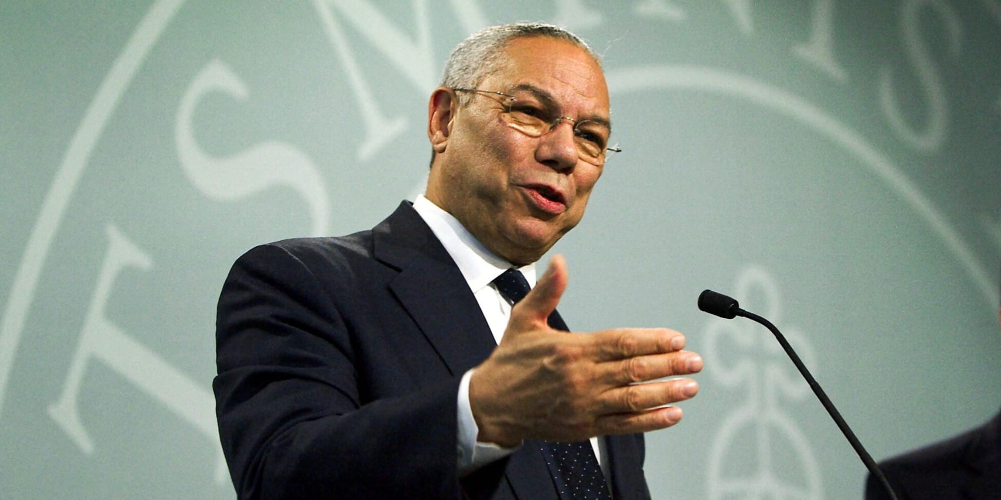 Colin Powell : le 1er Afro-Américain à avoir occupé le poste de chef d’état-major des armées aux USA est mort