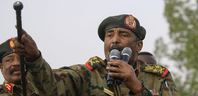 Coup d’État au Soudan: les vols vers et depuis Khartoum suspendus