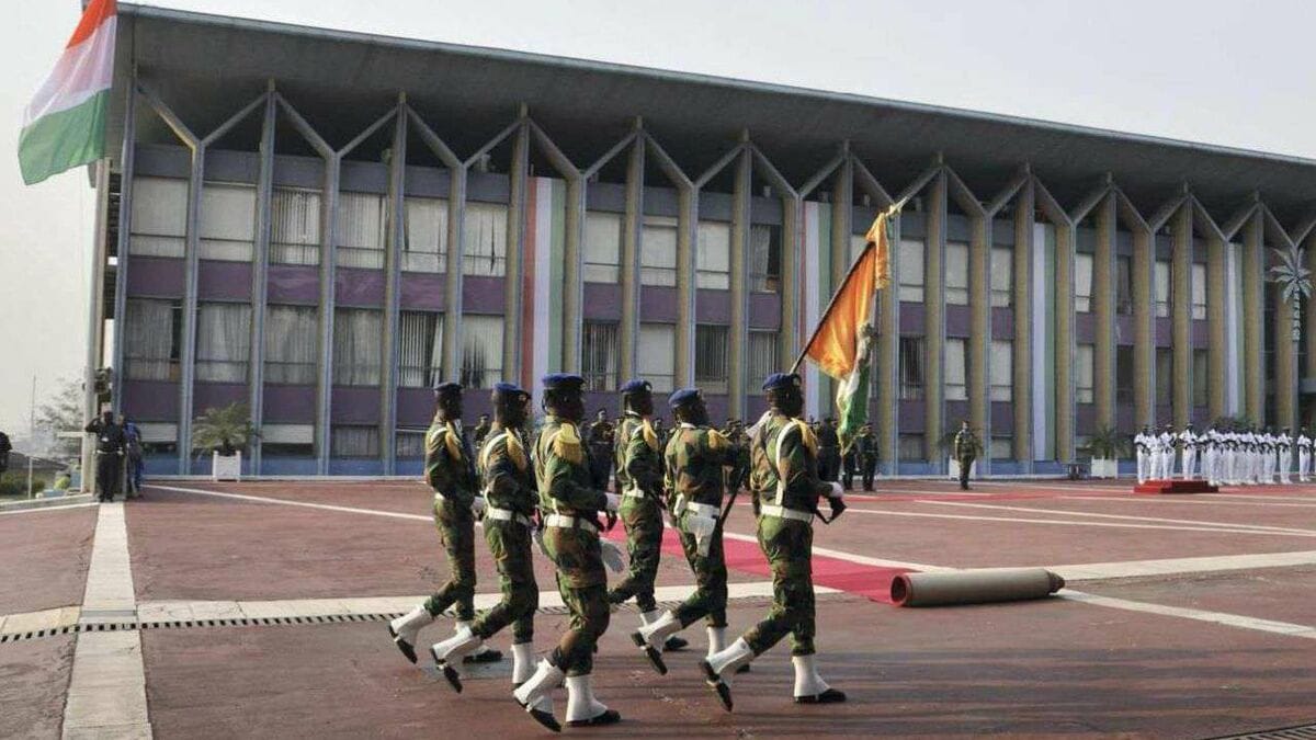 Côte d’Ivoire: l’accès à la présidence désormais sur présentation d’une attestation de vaccination COVID pour la presse