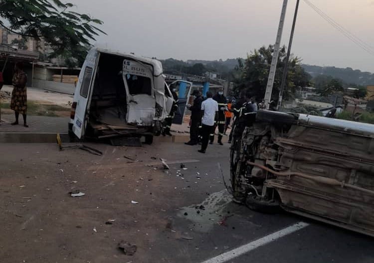 Bingerville : accident d’un car de transport d’élèves ce 14 janvier 2022, 1 mort