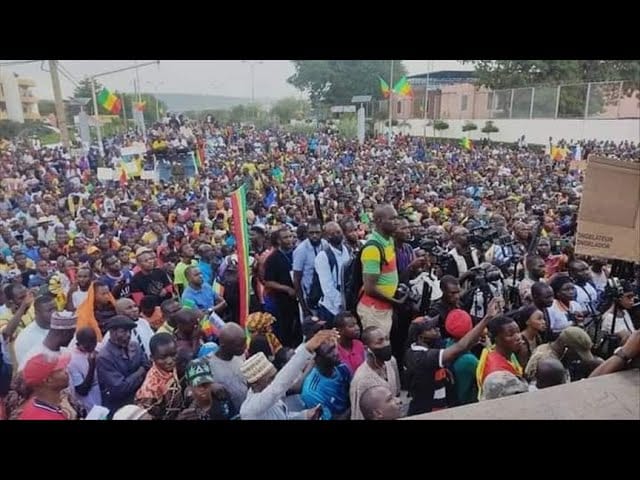 EN DIRECT du Mali, suivez la manifestation de soutien à Assimi Goïta ce 14 janvier 2022 contre la CEDEAO