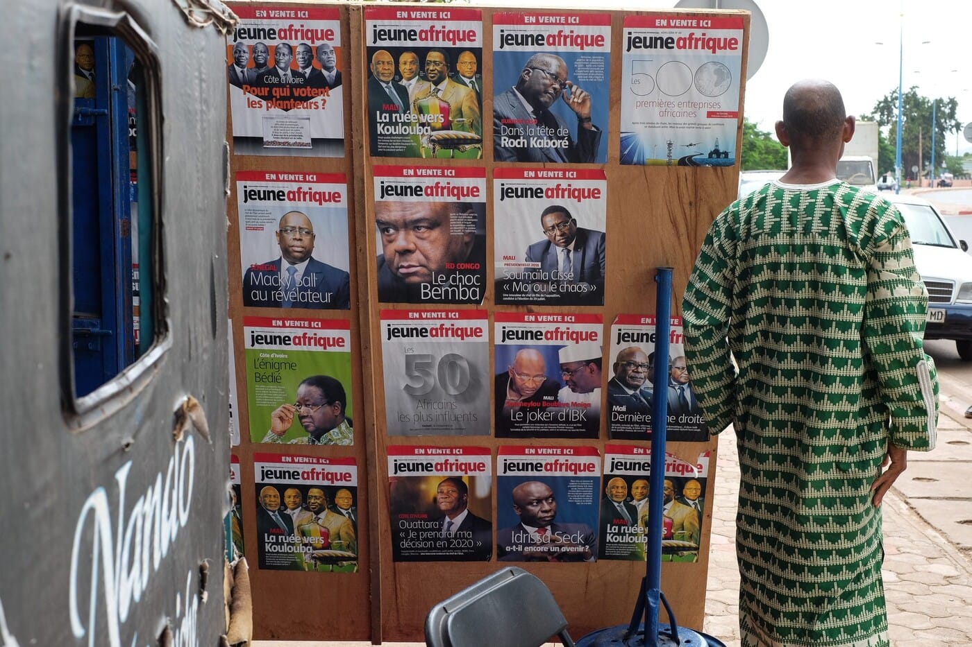 Jeune Afrique suspendu au Burkina