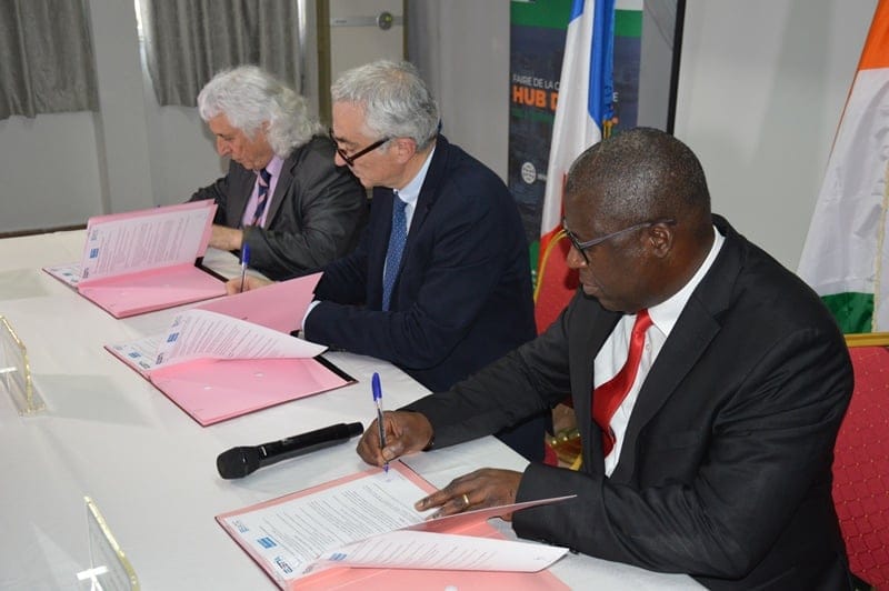 Projet « Hub franco-ivoirien pour l’éducation » : signature de convention entre l’ESATIC d’Abidjan et l’ESTIA de France