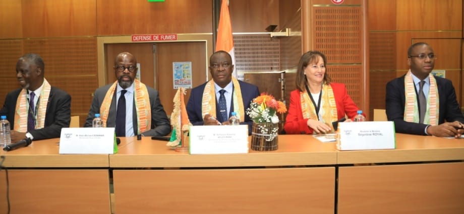 SIA 2022: Ségolène Royal sous le charme de la production d’huile de palme en Côte d’Ivoire