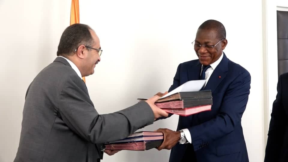 Construction de 20 000 logements sociaux : la Côte d’Ivoire signe trois conventions avec la société égyptienne Arab Contractors