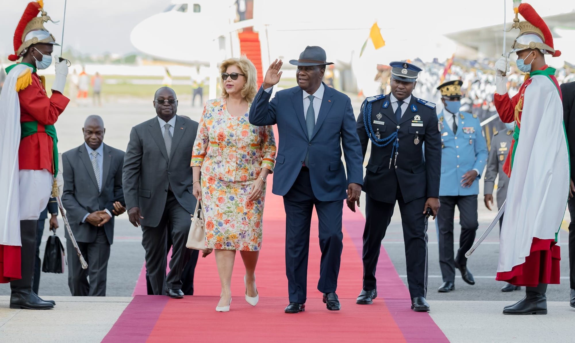 Alassane Ouattara « heureux de regagner Abidjan »
