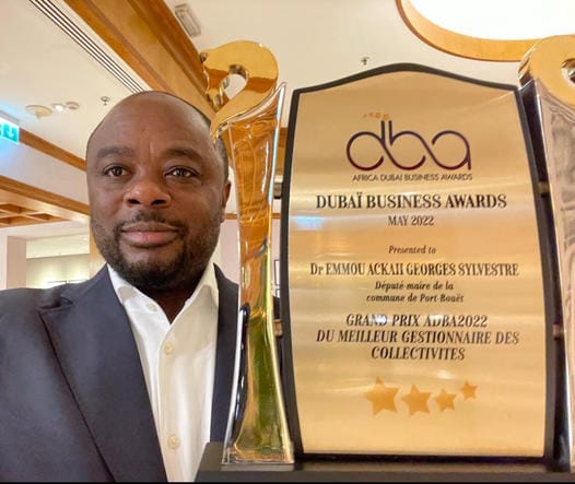 Dubai Business Awards 2022 : Emmou Sylvestre, le maire de Port-Bouët, reçoit le Grand Prix Abda du Meilleur Gestionnaire des Collectivités