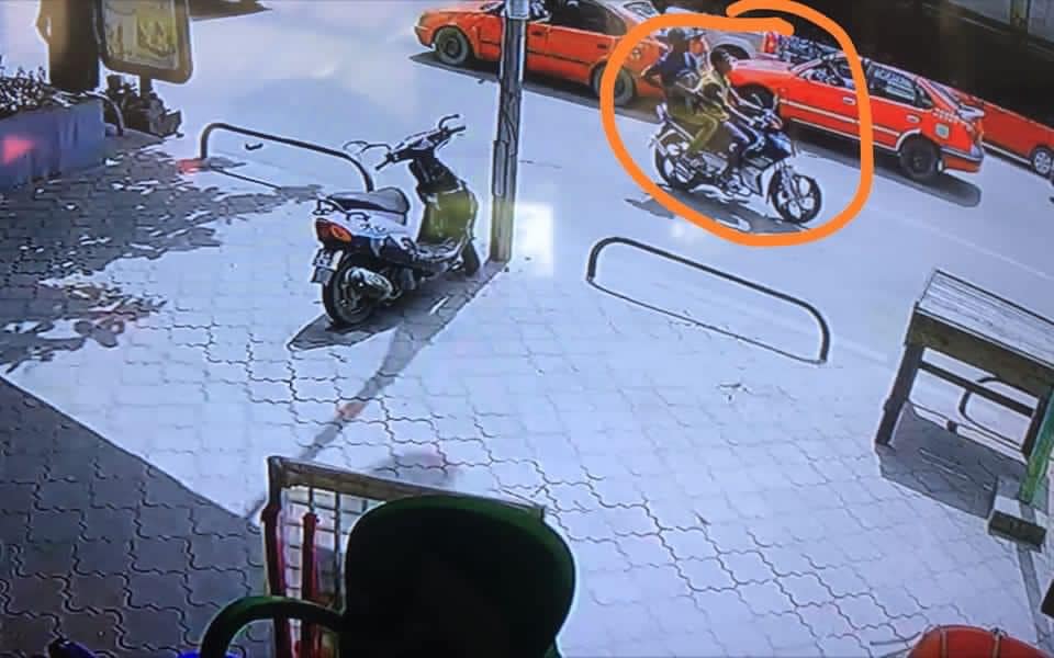 Braquage à Toumodi: l’agent d’un magasin braqué devant une banque par deux personnes à moto