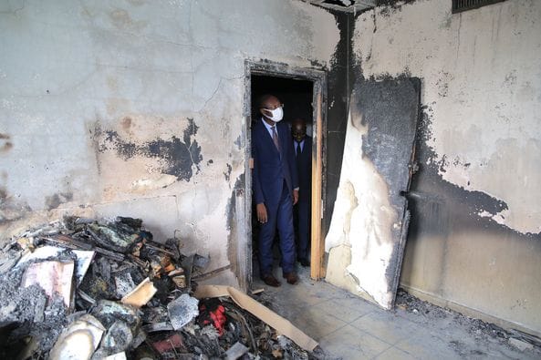 Incendie à la DGI au 2e étage de la tour E: le ministre Moussa Sanogo sur les lieux du sinistre