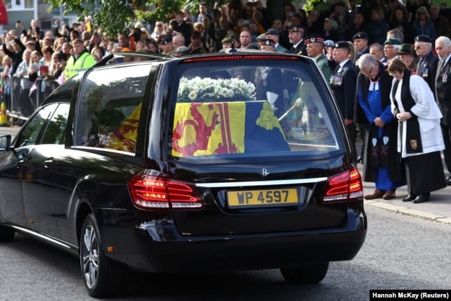 Elizabeth II : le dernier voyage