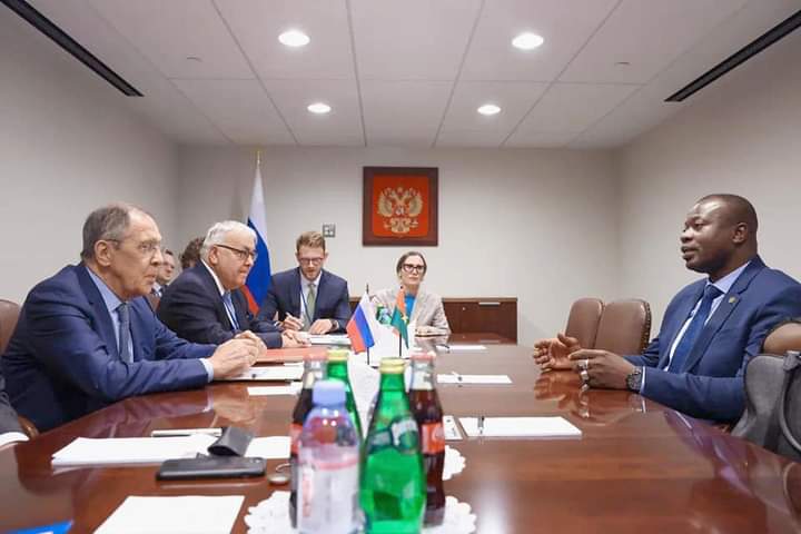 Coopération Burkina – Russie : le Chef de l’Etat du Faso échange avec le ministre Sergei Lavrov